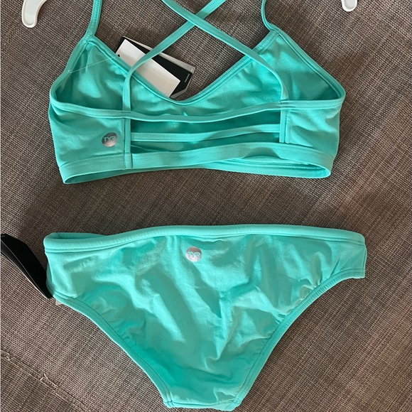 Tyr Competitive Two Piece Swimsuit (10 bottom/8 top) - Picture 3 of 6